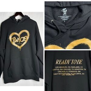 TWICE ‘Ready To Be’ Official 5th World Tour Gold Heart Logo Hoodie Size Large